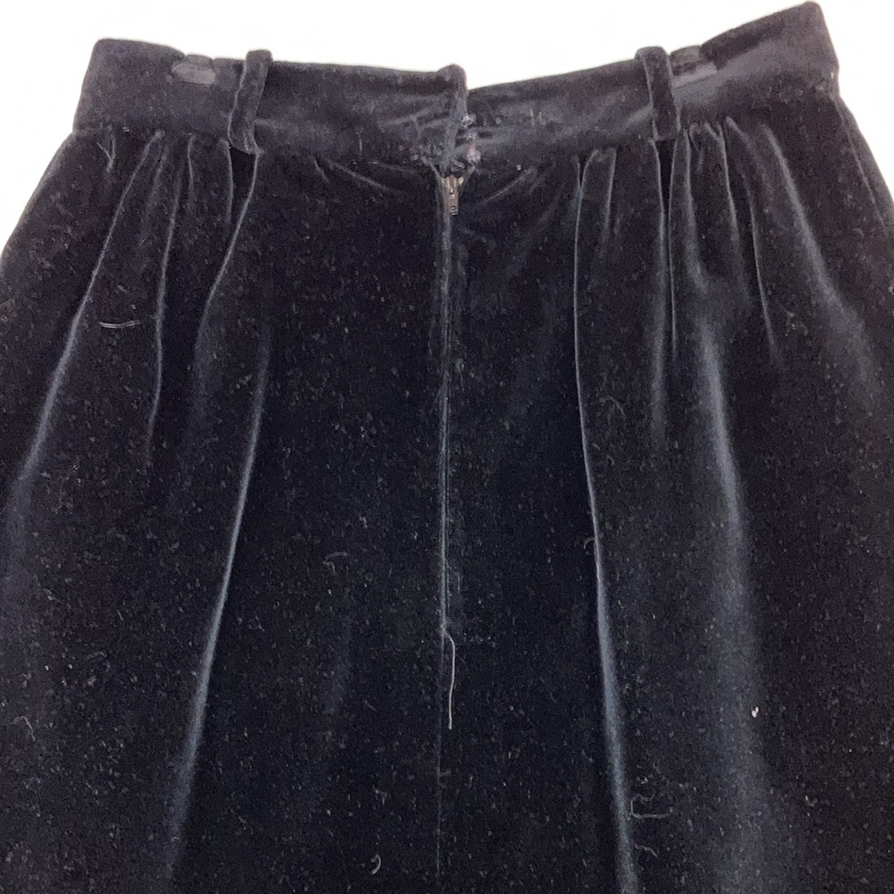 CHRISTIAN DIOR Vintage Velvet 2-piece Skirt Suit with Peplum Jacket - Picture 15 of 16